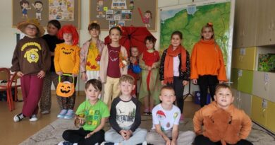 🍁 UWAGA! Jesień wkroczyła do naszej szkoły… i zrobiła to z przytupem! 🍂🎉 🍁 UWAGA! Jesień wkroczyła do naszej szkoły… i zrobiła to z przytupem! 🍂🎉